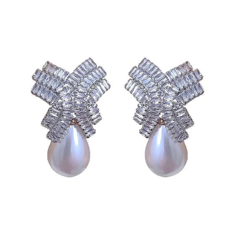 Dainty Pearl Earrings (plateados)