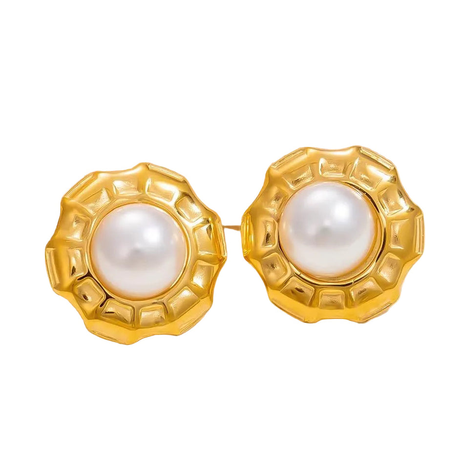 Pearl Round Studs