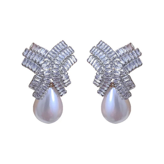 Dainty Pearl Earrings (plateados)