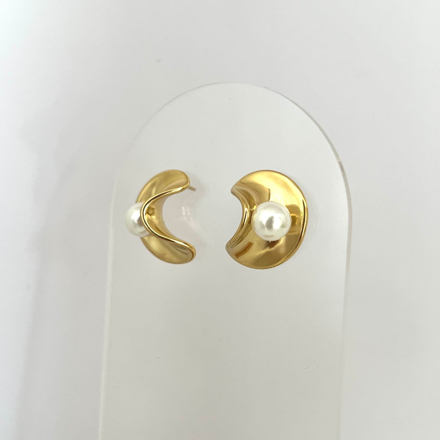 Wave Pearl Earrings