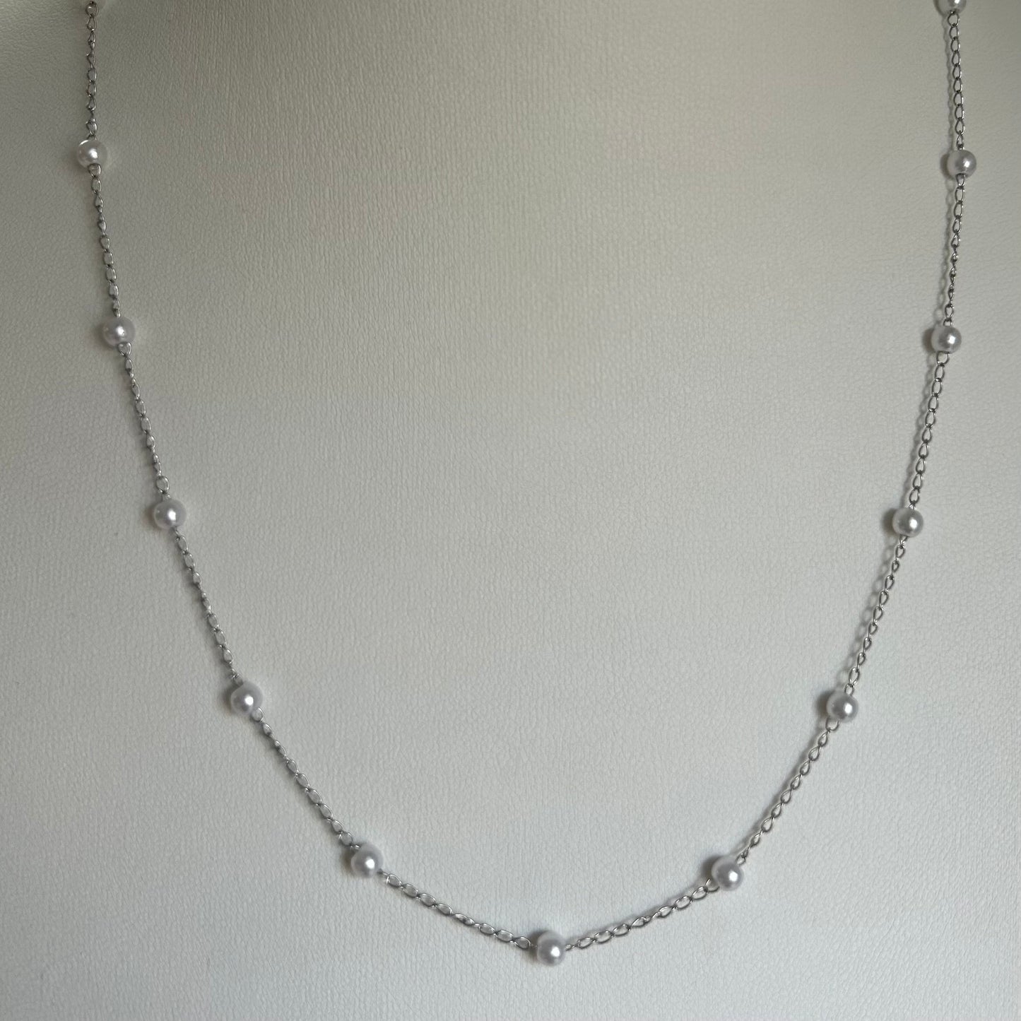 Simple Pearl Necklace