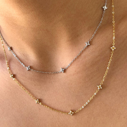 Dainty Flowers Necklace