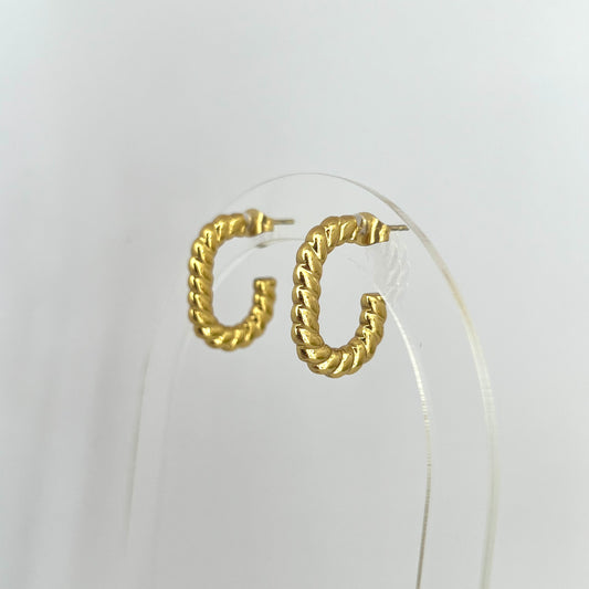 Twisted Half Hoops