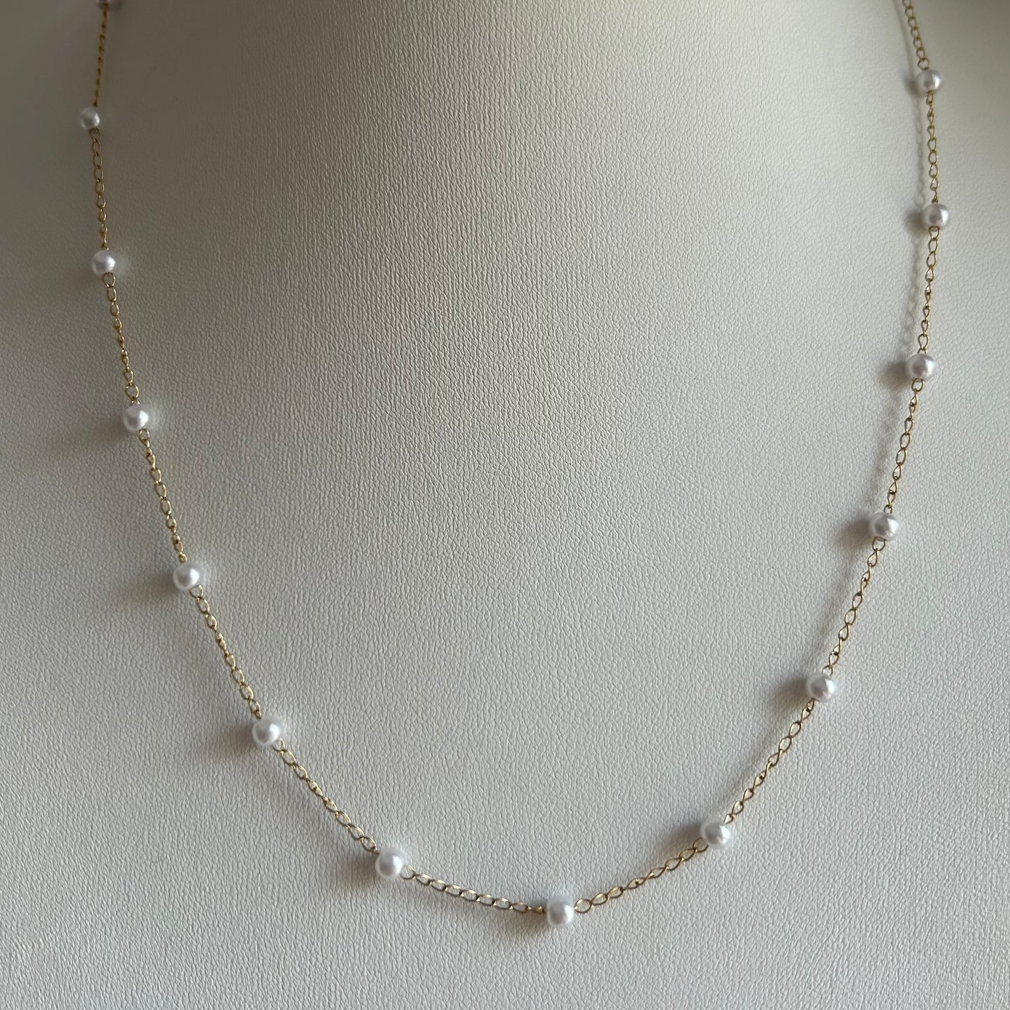 Simple Pearl Necklace