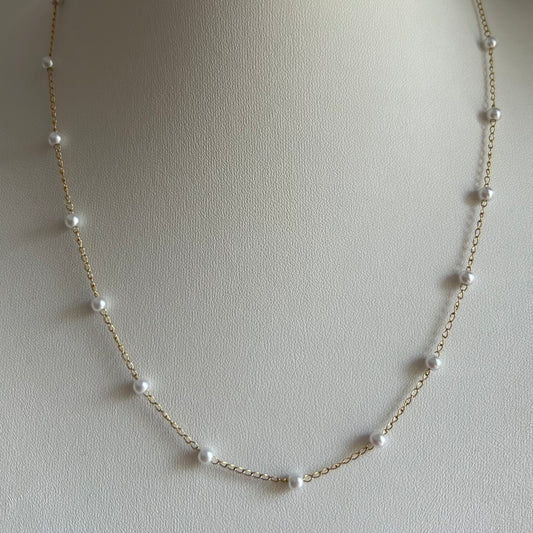 Simple Pearl Necklace